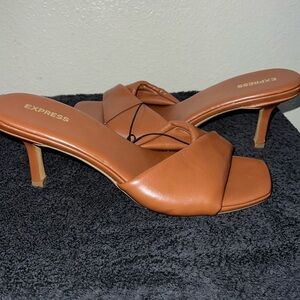 Express Wrap Band heels